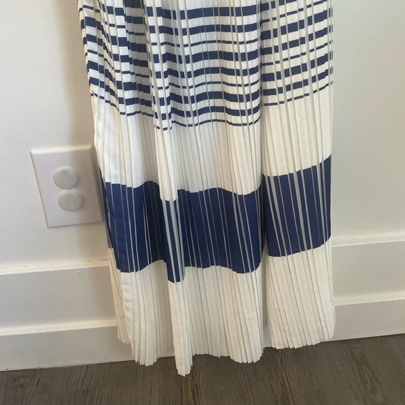 Max Studio White & Navy Pleated Maxi Dress, Size XL - Picture 2 of 8